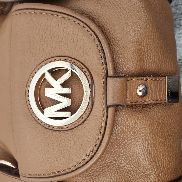 Michael Kors Fulton Large LeatherSatchel - Peanut Color - Picture 8 of 9